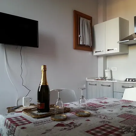 House * البندقية